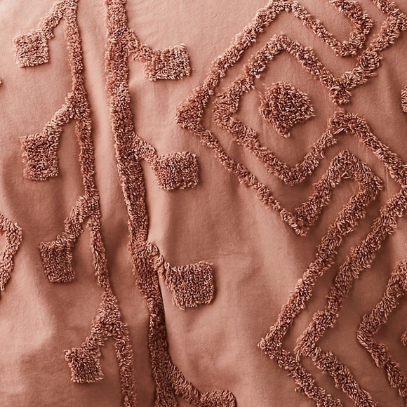 Distinctly home Queen Duvet cover and fitted bed sheets - Picture 3 of 5